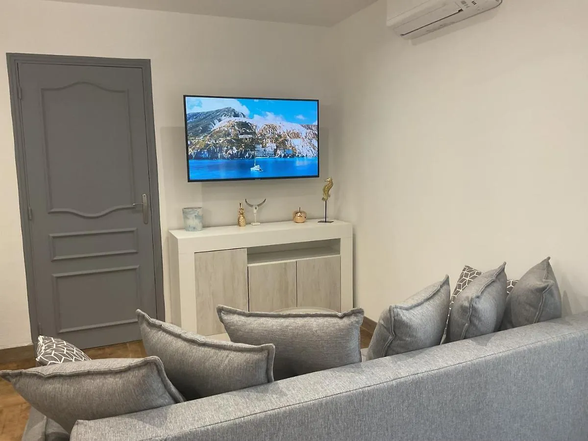 Appartement Domaine Le Rocher D Argent Avec Piscine Exterieur ,Jacuzzi Interieur Et Salle De Jeux Berre-des-Alpes France