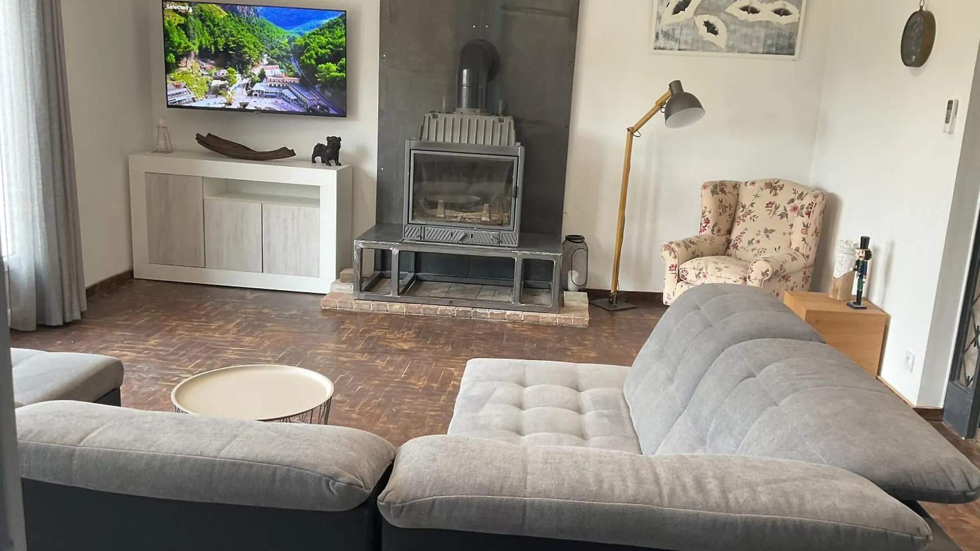 Domaine Le Rocher D Argent Avec Piscine Exterieur ,Jacuzzi Interieur Et Salle De Jeux Berre-des-Alpes 0*,  France