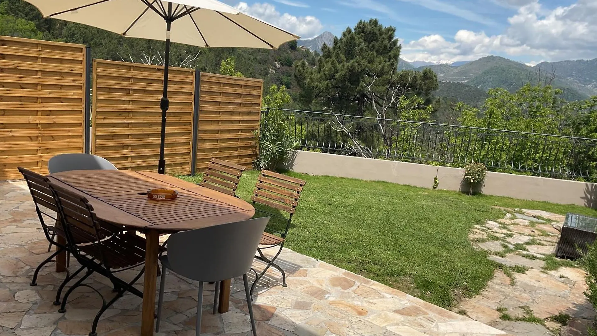 Domaine Le Rocher D Argent Avec Piscine Exterieur ,Jacuzzi Interieur Et Salle De Jeux Berre-des-Alpes France