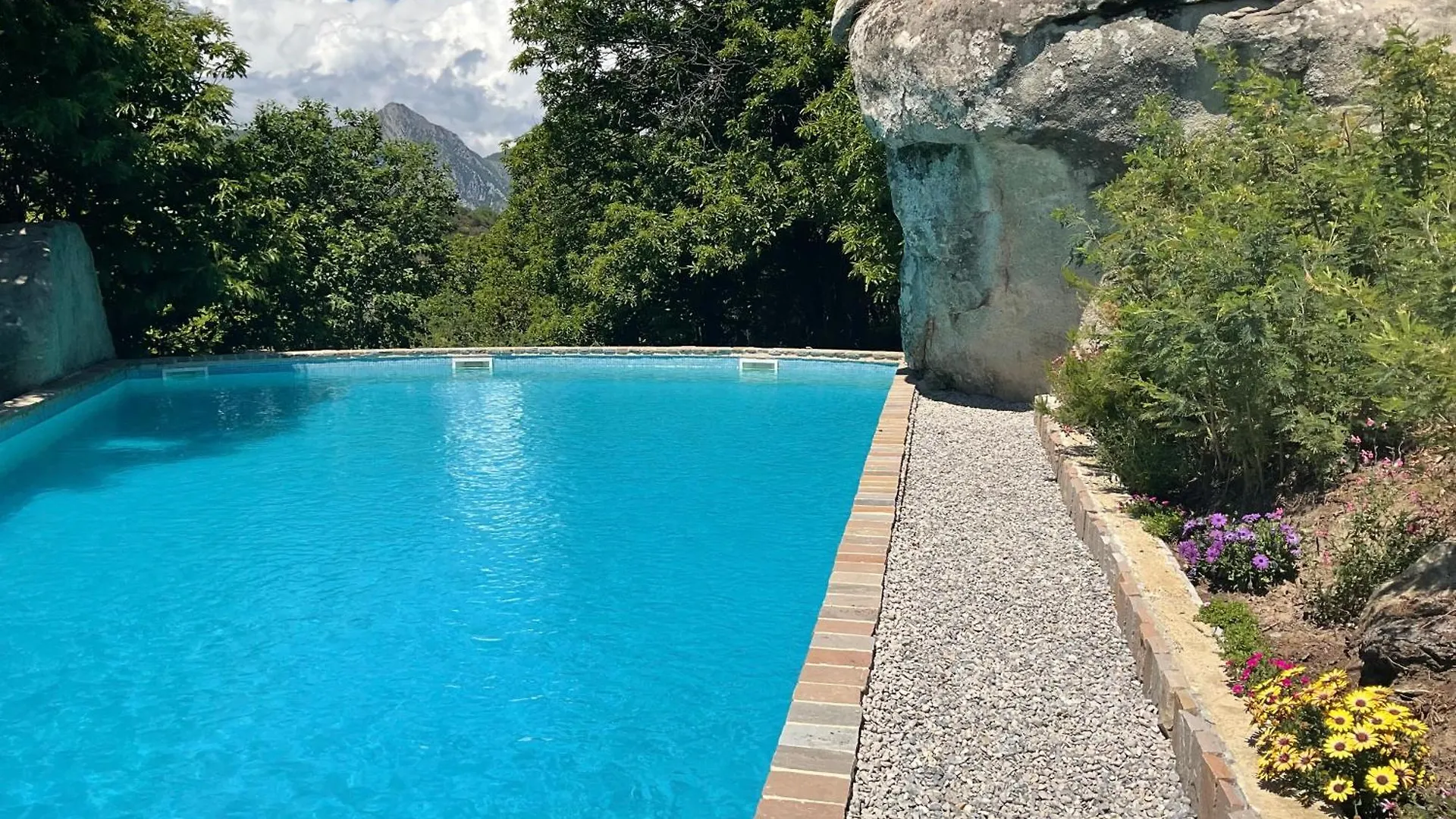 Domaine Le Rocher D Argent Avec Piscine Exterieur ,Jacuzzi Interieur Et Salle De Jeux Berre-des-Alpes