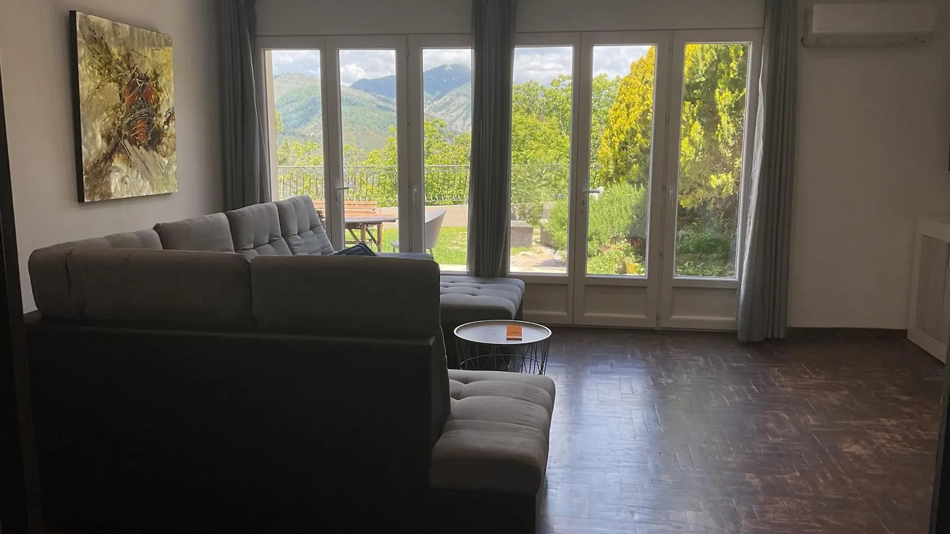 Domaine Le Rocher D Argent Avec Piscine Exterieur ,Jacuzzi Interieur Et Salle De Jeux Berre-des-Alpes 0*,  France