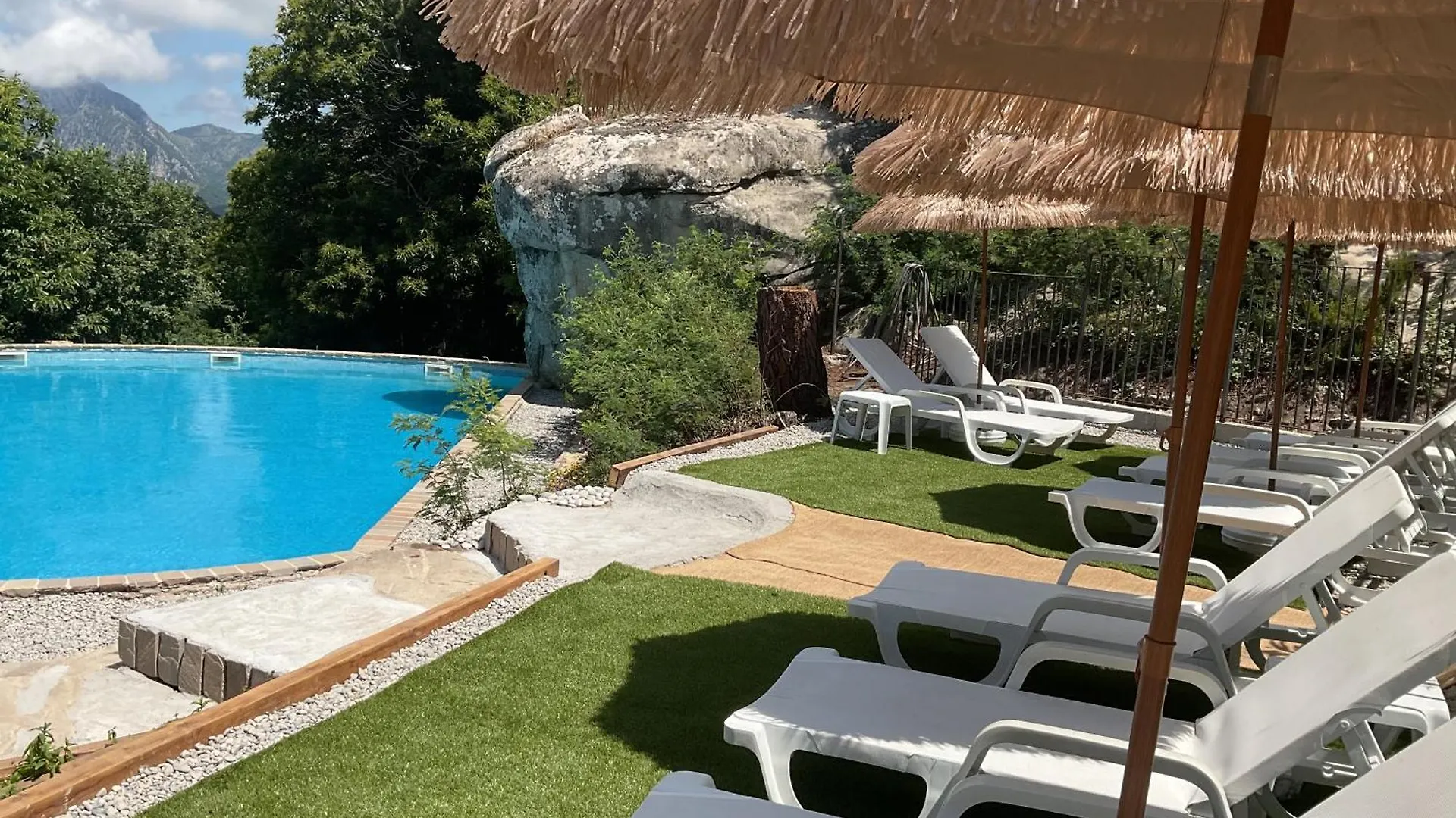 Domaine Le Rocher D Argent Avec Piscine Exterieur ,Jacuzzi Interieur Et Salle De Jeux Berre-des-Alpes