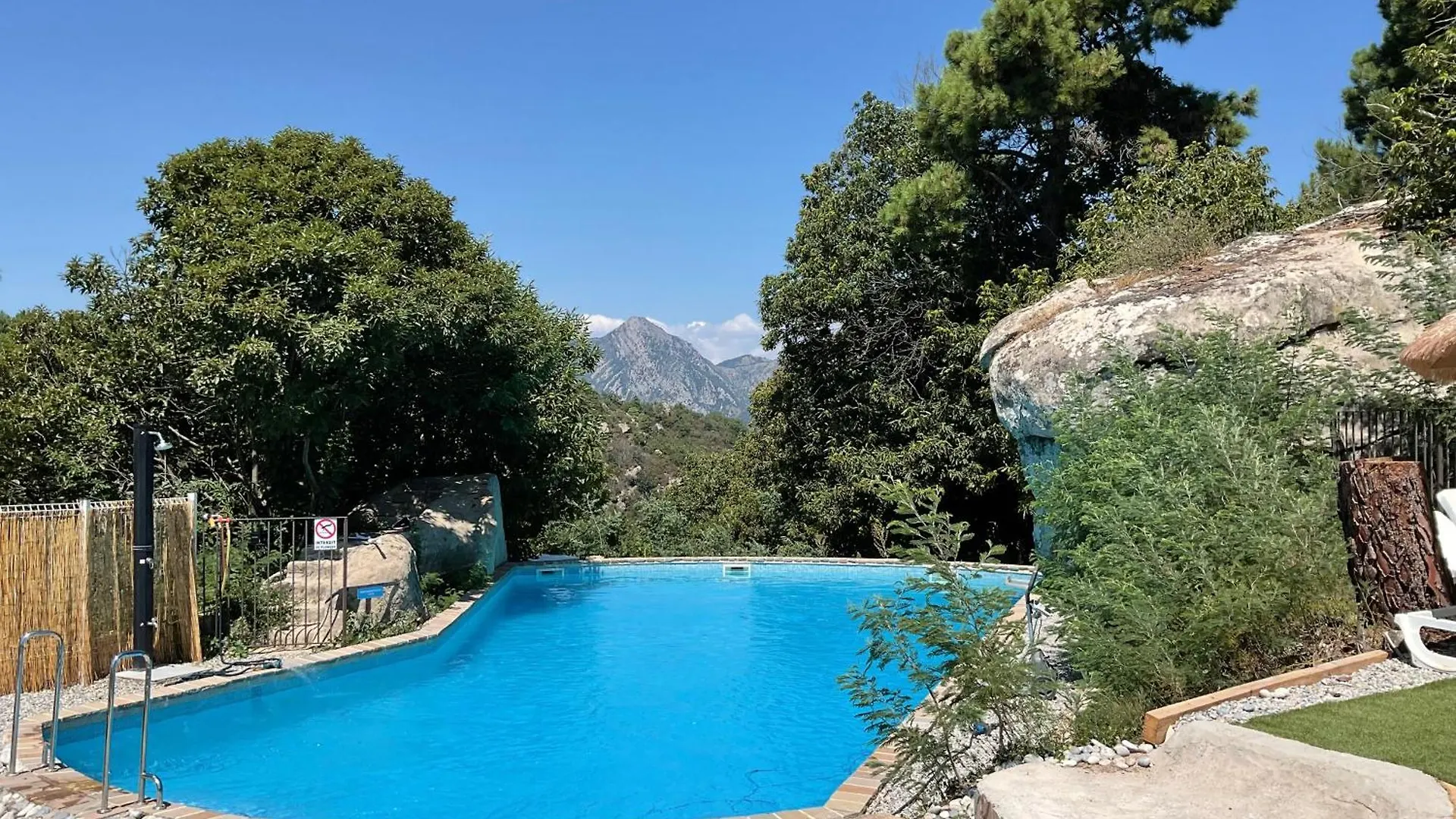 Appartement Domaine Le Rocher D Argent Avec Piscine Exterieur ,Jacuzzi Interieur Et Salle De Jeux Berre-des-Alpes