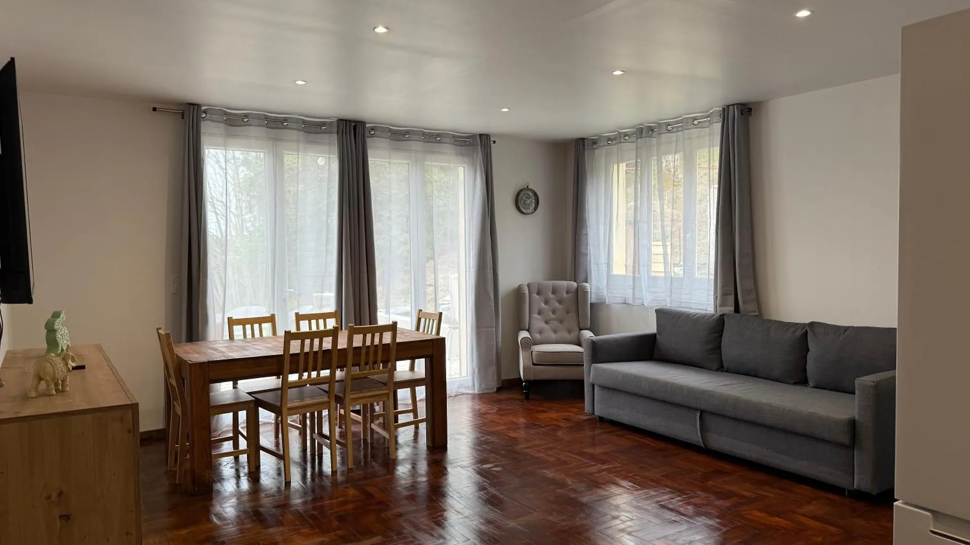 Appartement Domaine Le Rocher D Argent Avec Piscine Exterieur ,Jacuzzi Interieur Et Salle De Jeux Berre-des-Alpes France