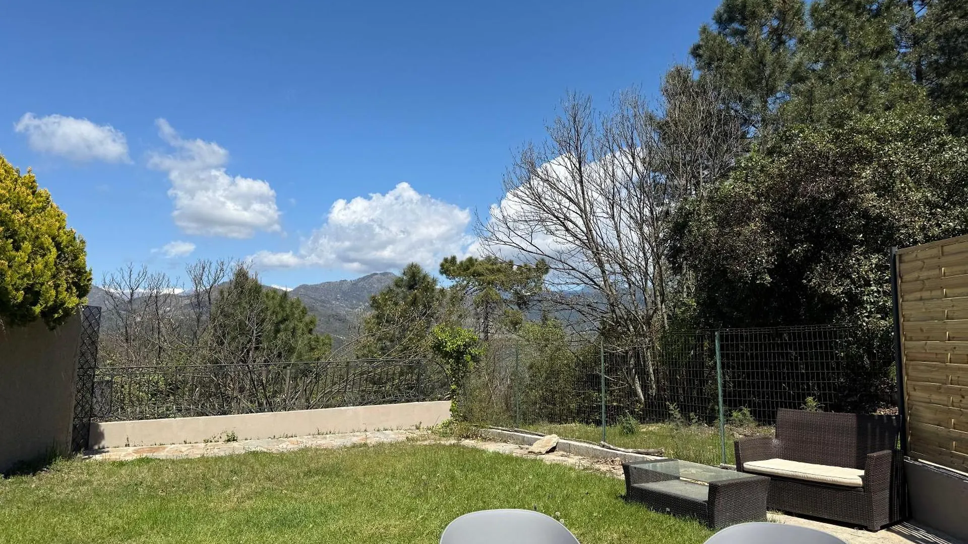 Domaine Le Rocher D Argent Avec Piscine Exterieur ,Jacuzzi Interieur Et Salle De Jeux Berre-des-Alpes 0*,